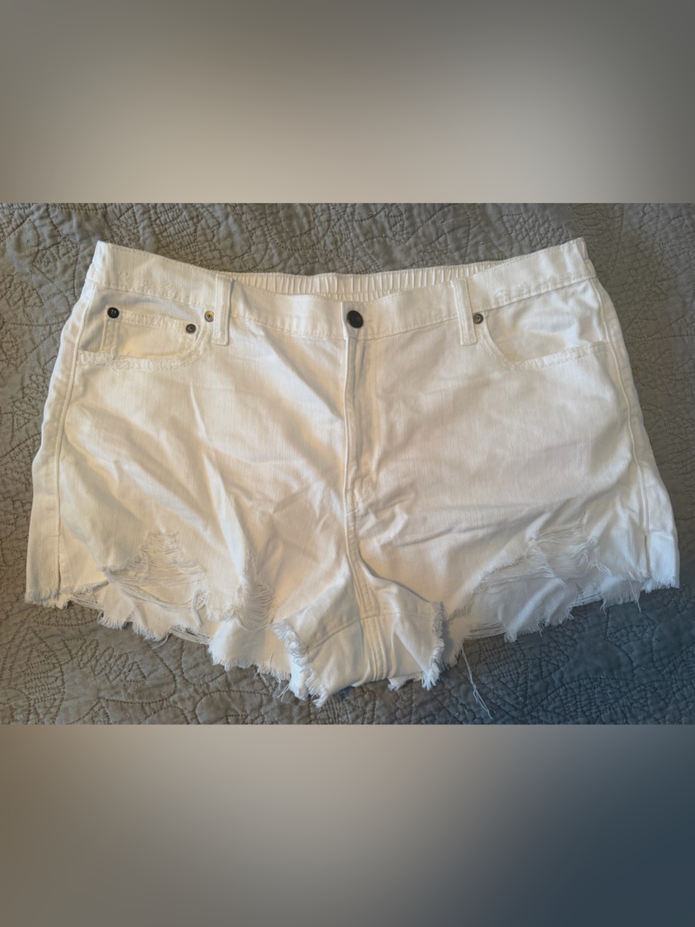 aerie daydream white distressed denim shorts xl